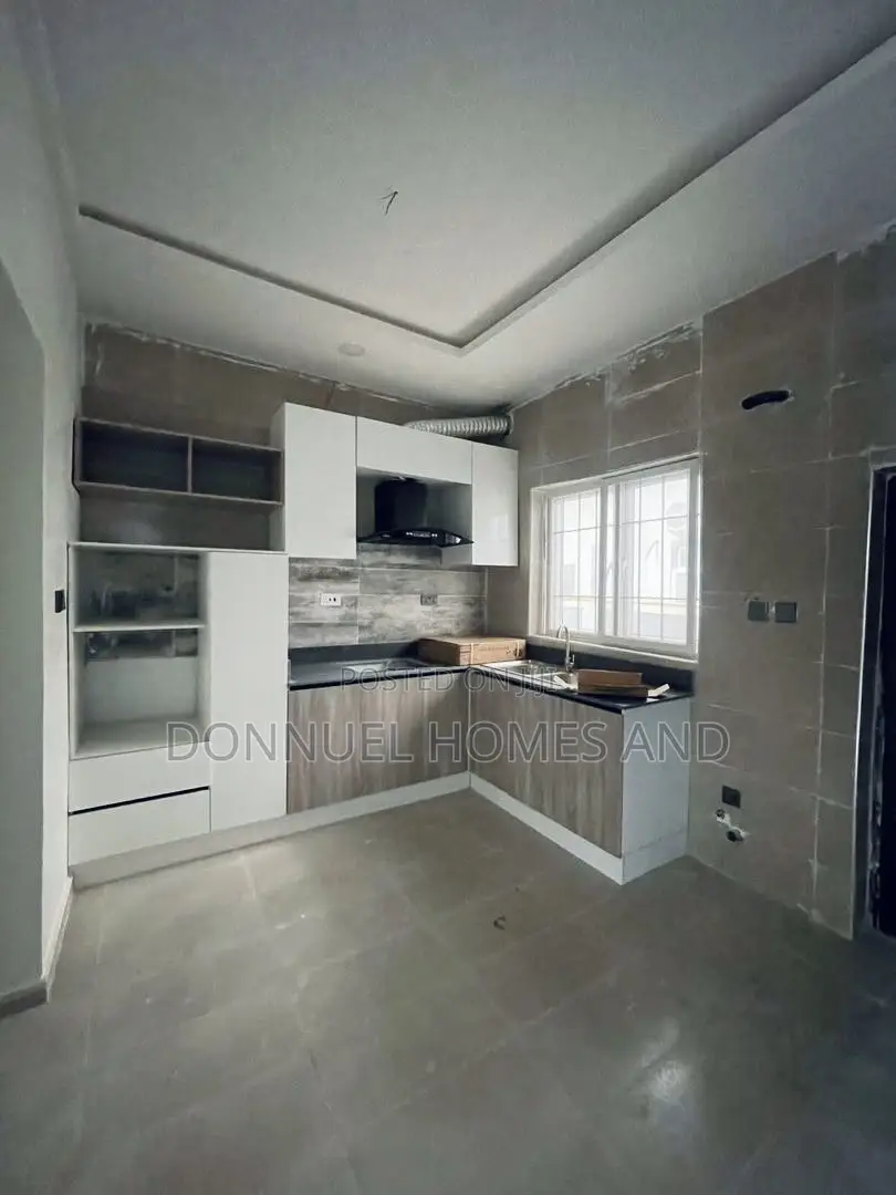 3bdrm Townhouse / Terrace in VGC / Ajah for rent