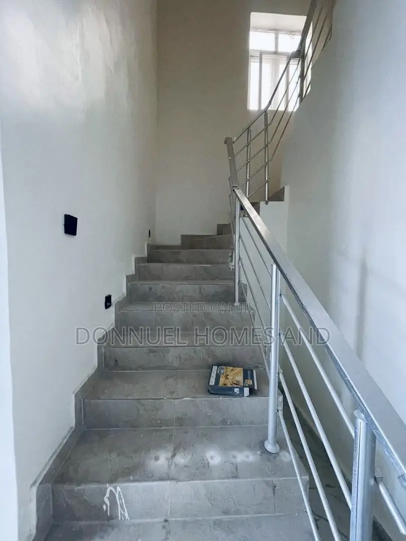 3bdrm Townhouse / Terrace in VGC / Ajah for rent