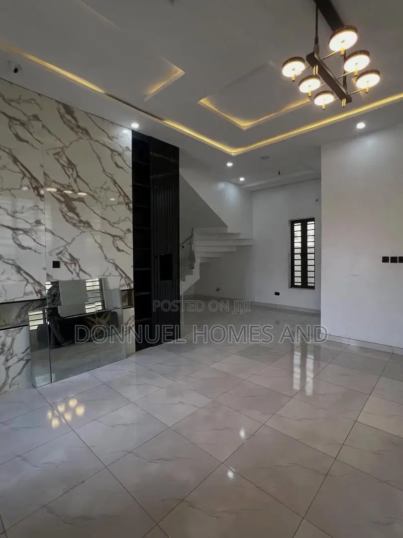 5bdrm Duplex in Lekki Expressway for rent