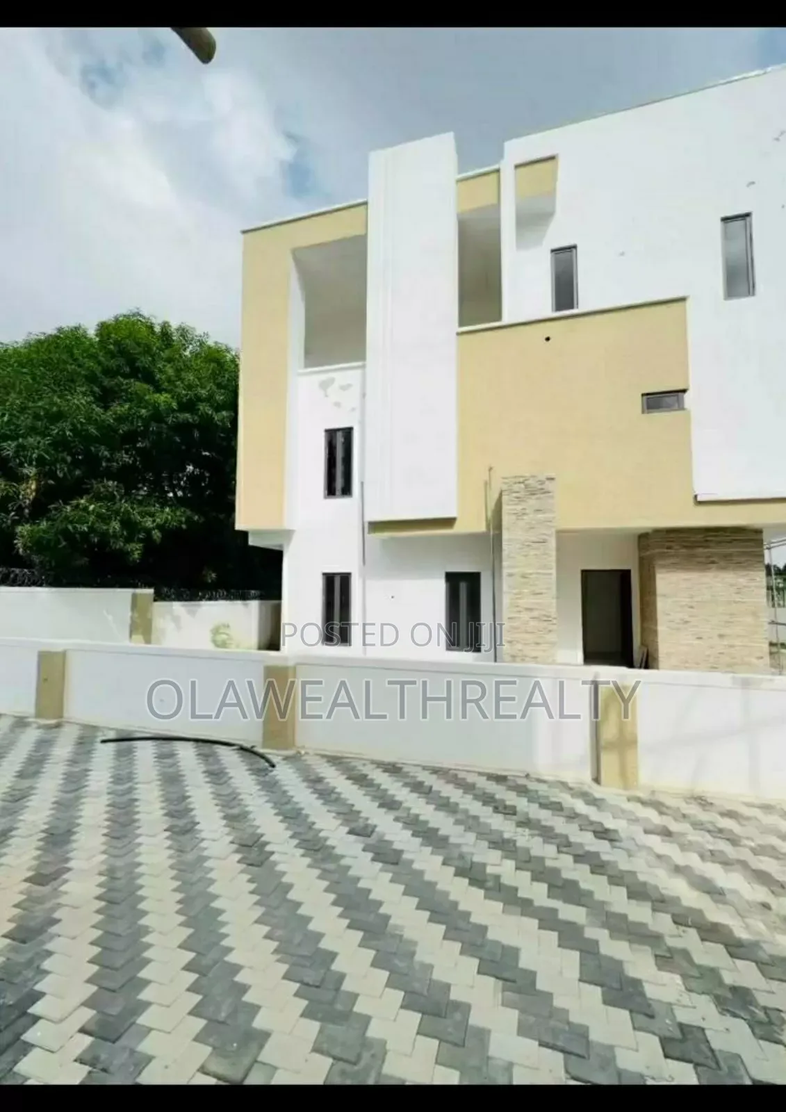5bdrm Duplex in Asokoro for sale