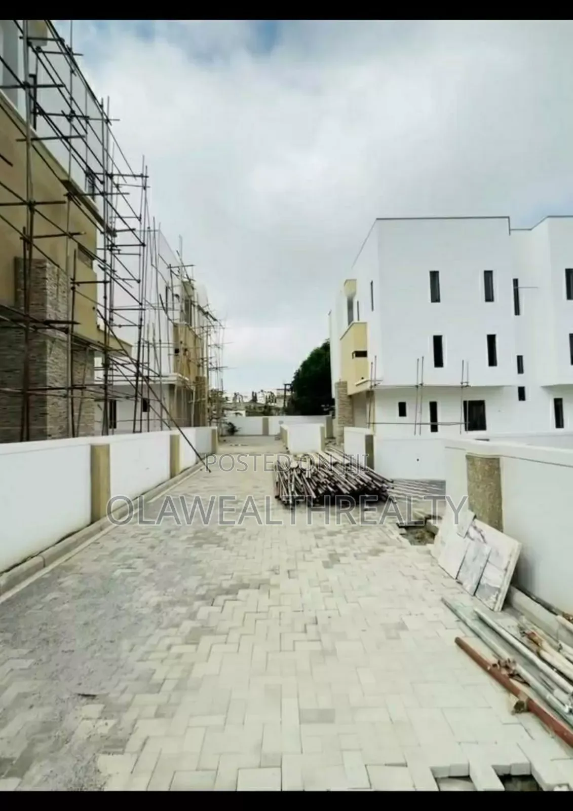 5bdrm Duplex in Asokoro for sale