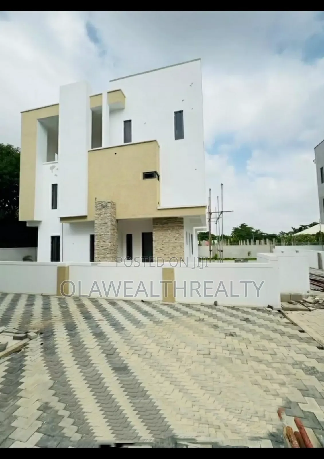 5bdrm Duplex in Asokoro for sale