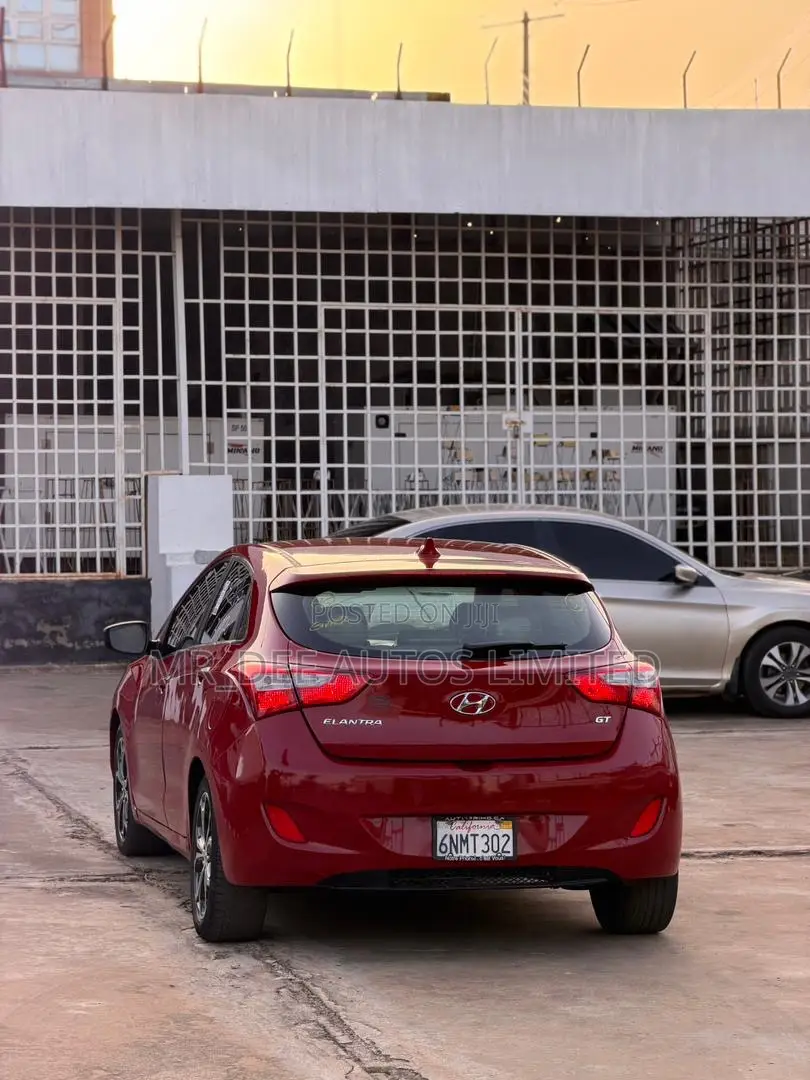 Hyundai Elantra GT 2013 Red