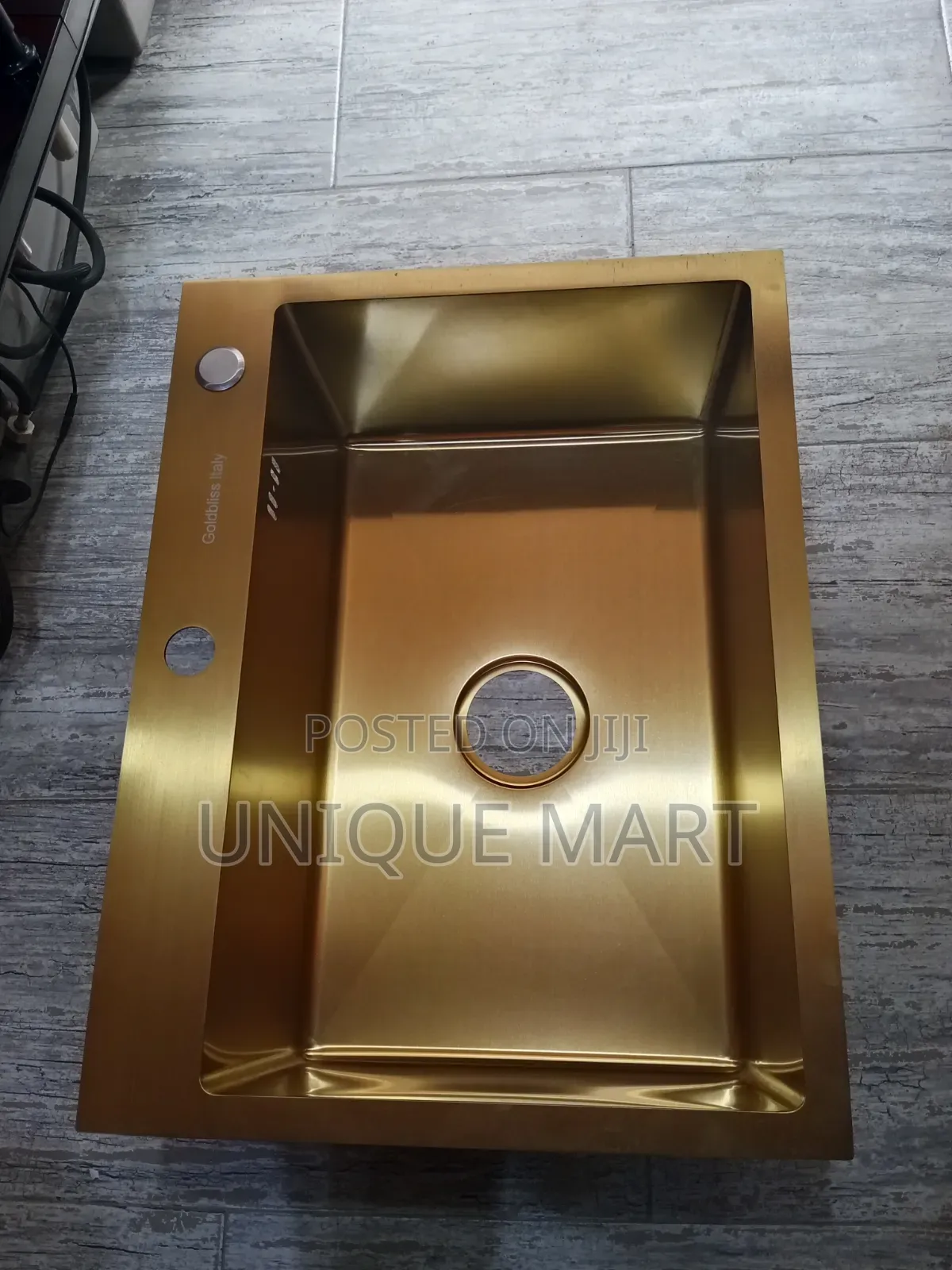 45 by 60cm Gold Color Kitchen Sink With Accessories