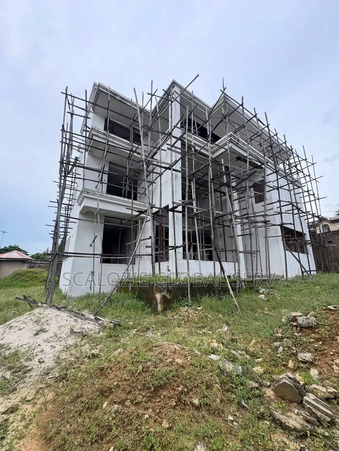 6bdrm Duplex in Hill View Estate, for sale