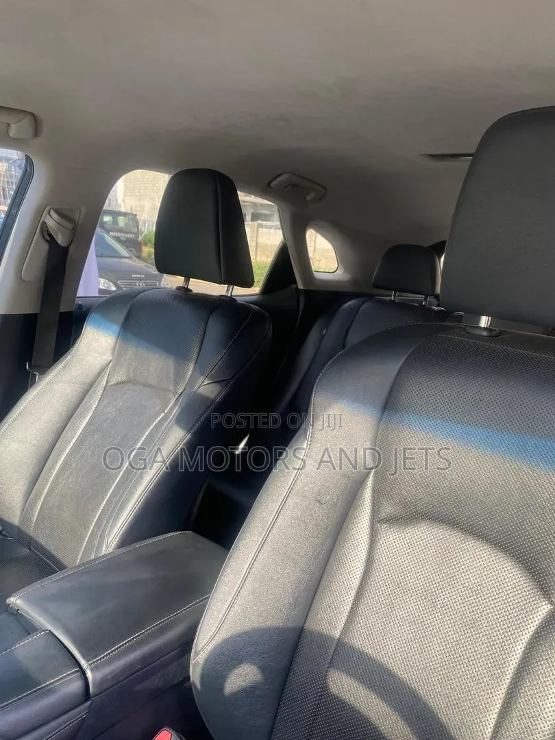 Lexus RX 350 FWD 2017 White