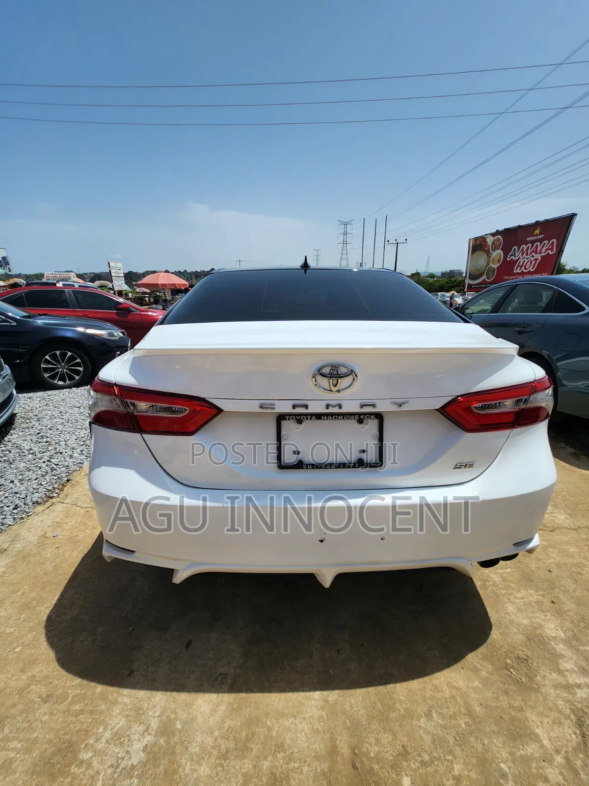 Toyota Camry SE (2.5L 4cyl 8A) 2019 White