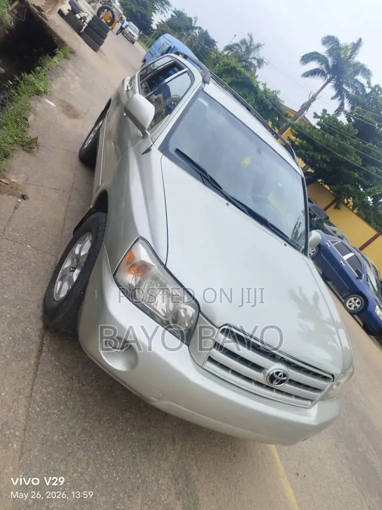 Toyota Highlander V6 2005 Gold