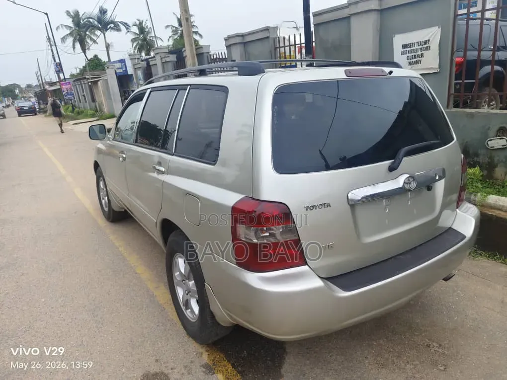 Toyota Highlander V6 2005 Gold