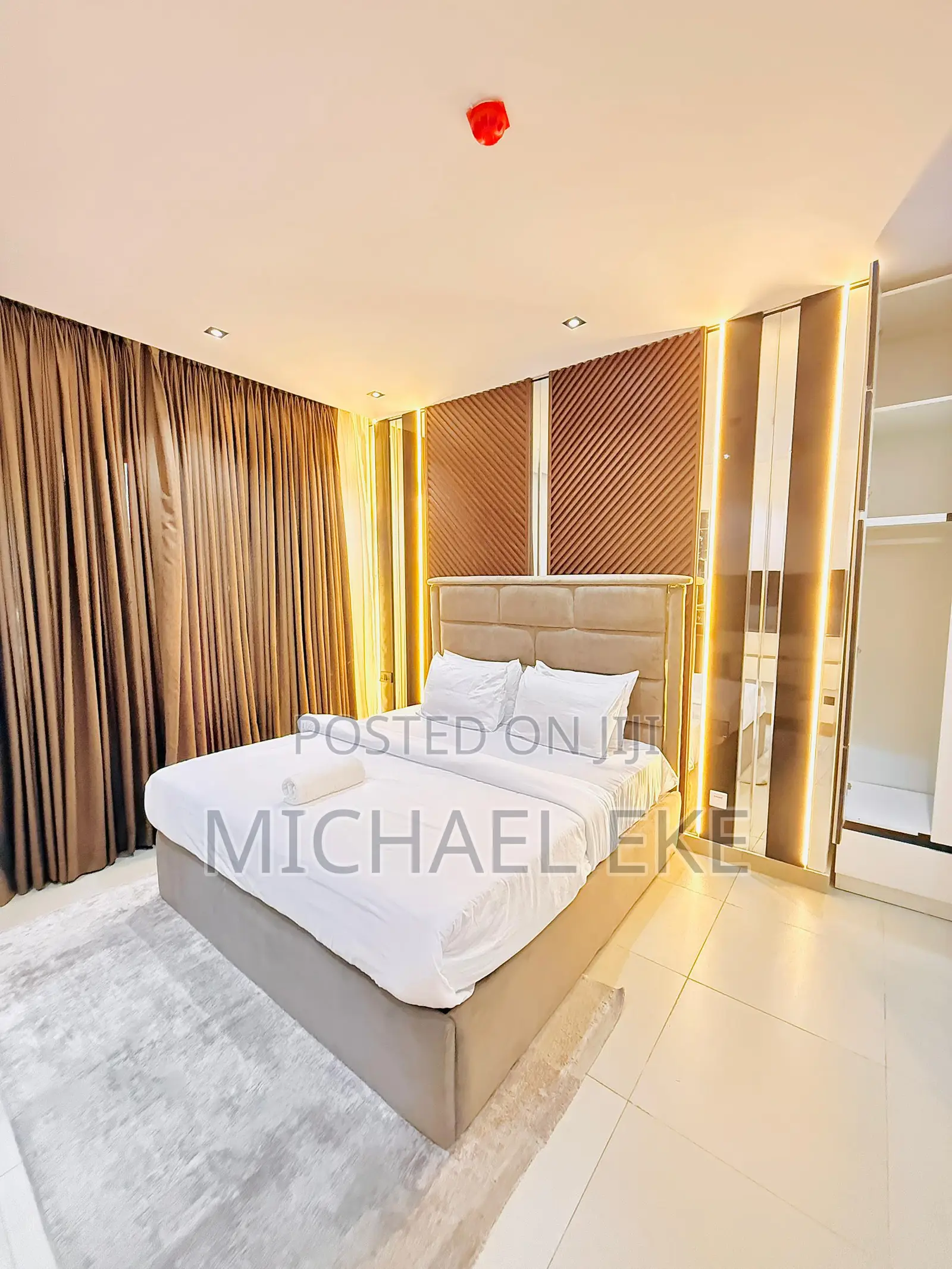 Luxury 1 Bedroom Waterfront Apartment