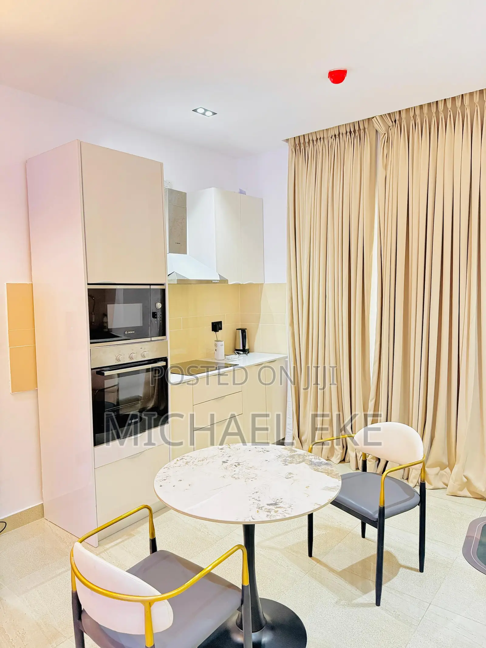 Luxury 1 Bedroom Waterfront Apartment