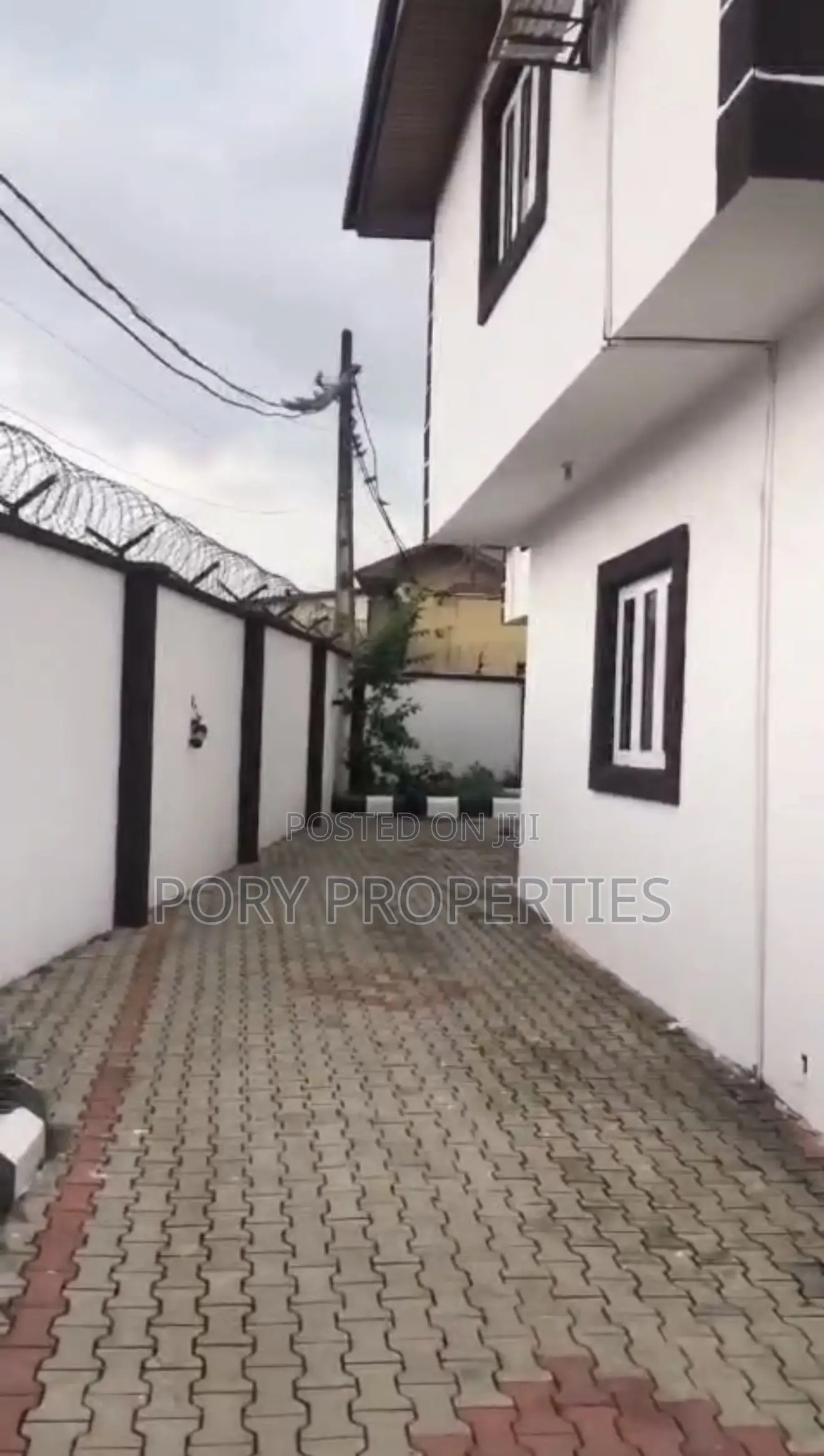 Furnished 5bdrm Duplex in Omole for sale