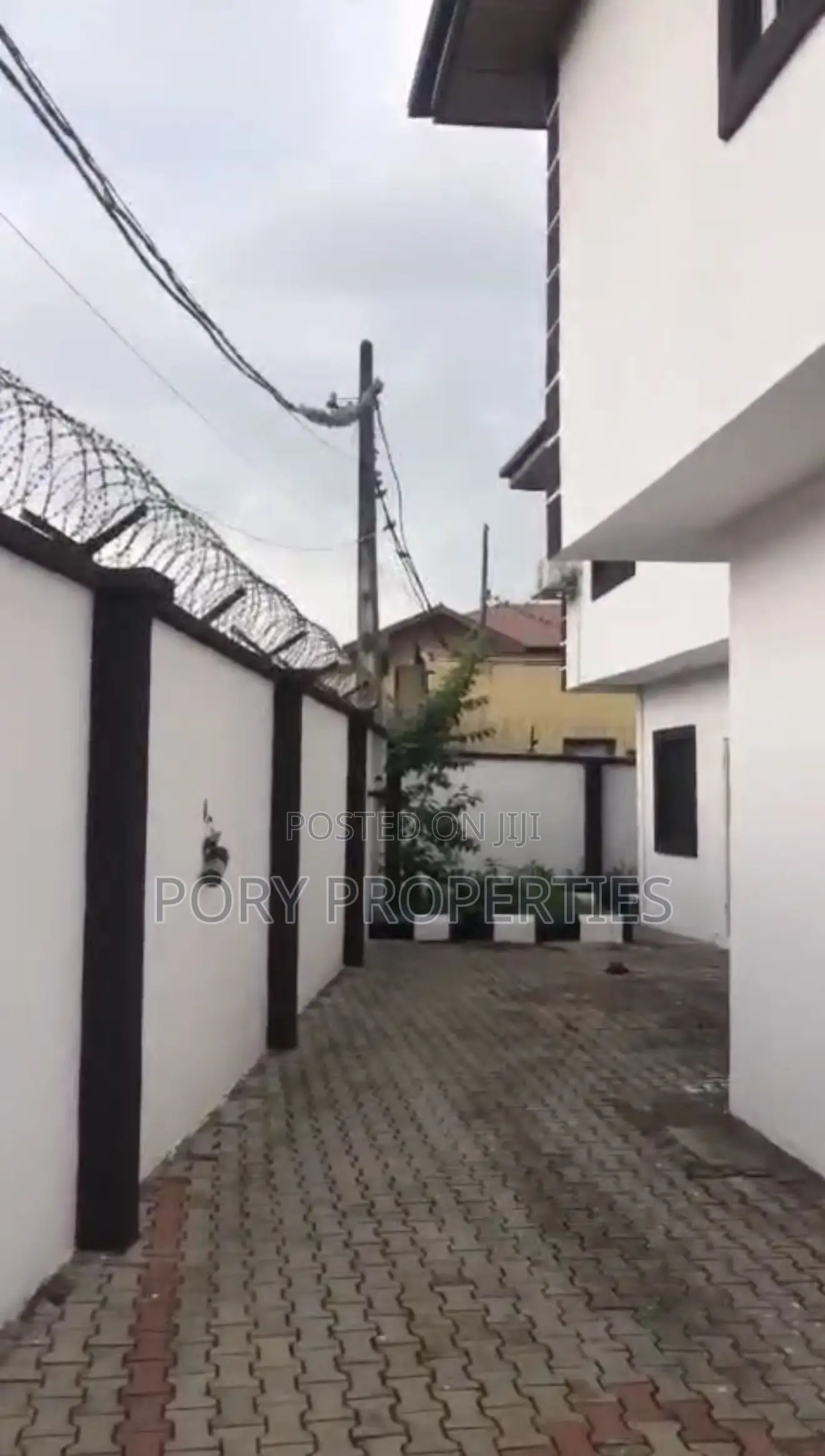Furnished 5bdrm Duplex in Omole for sale