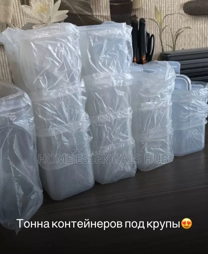 8 Pieces Transparent Plastic Containers