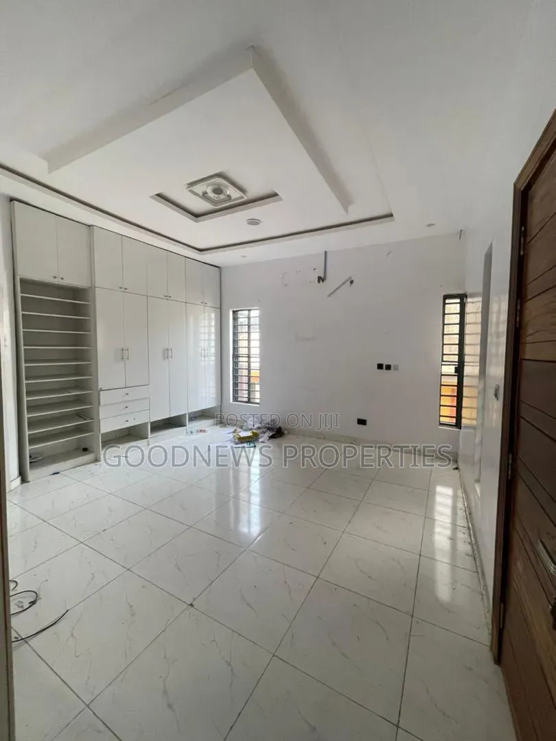 Studio Apartment in Ikota for rent