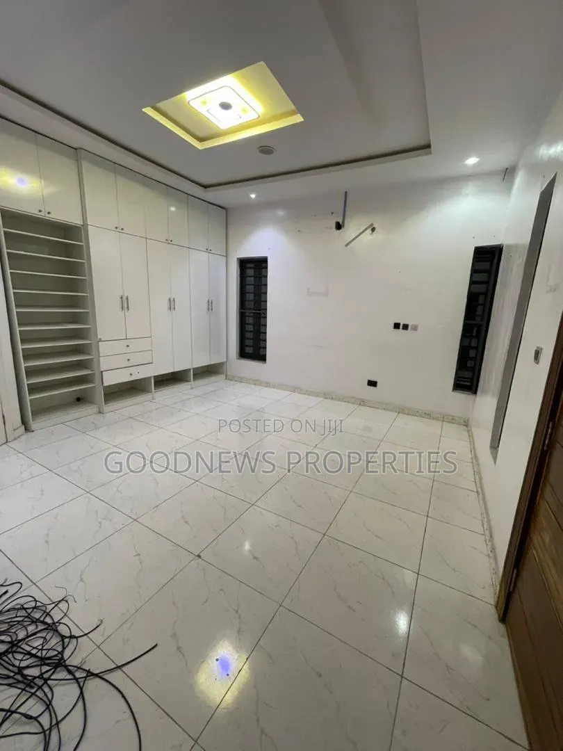 Studio Apartment in Ikota for rent