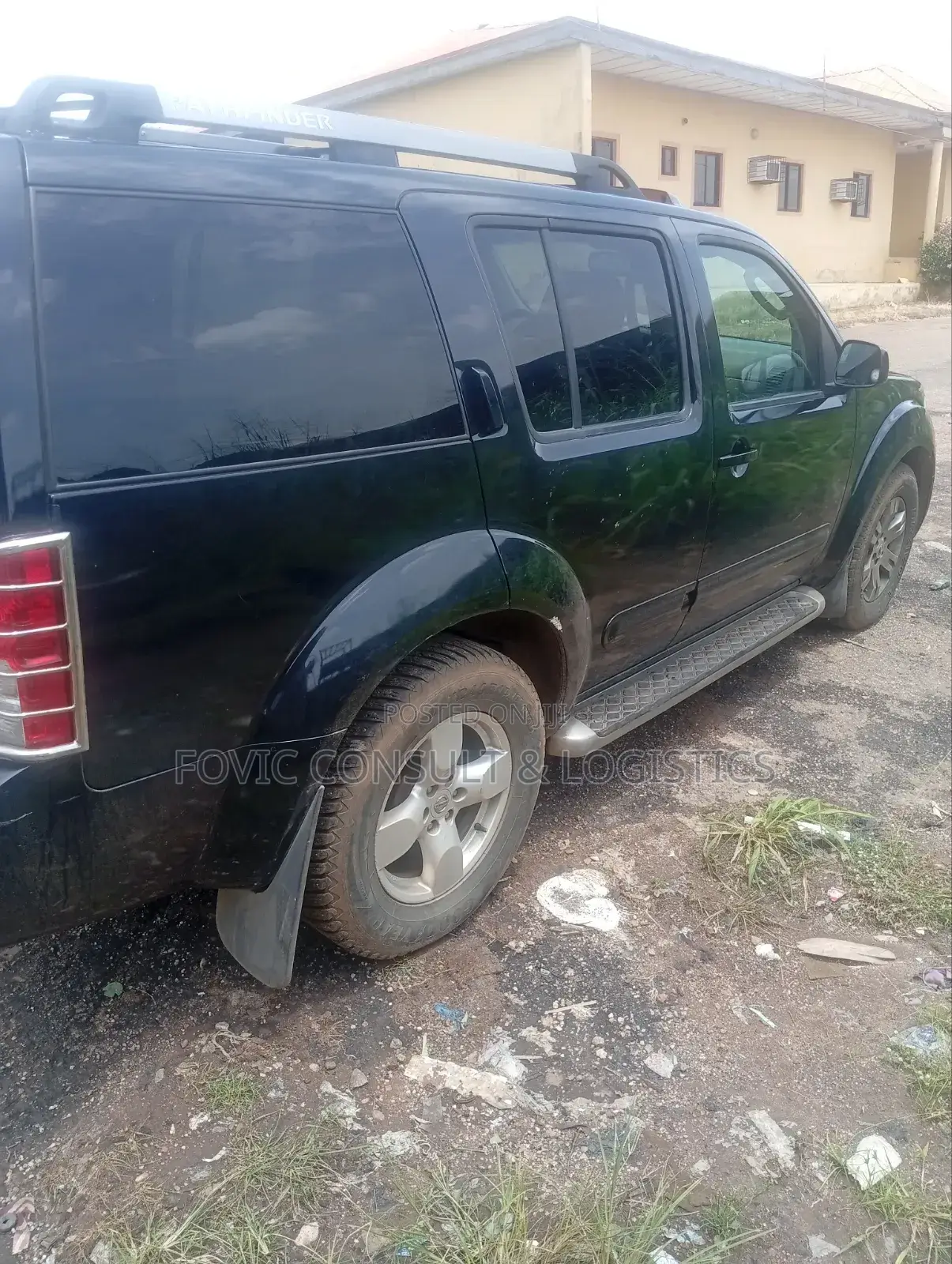 Nissan Pathfinder SE 4x4 2005 Black