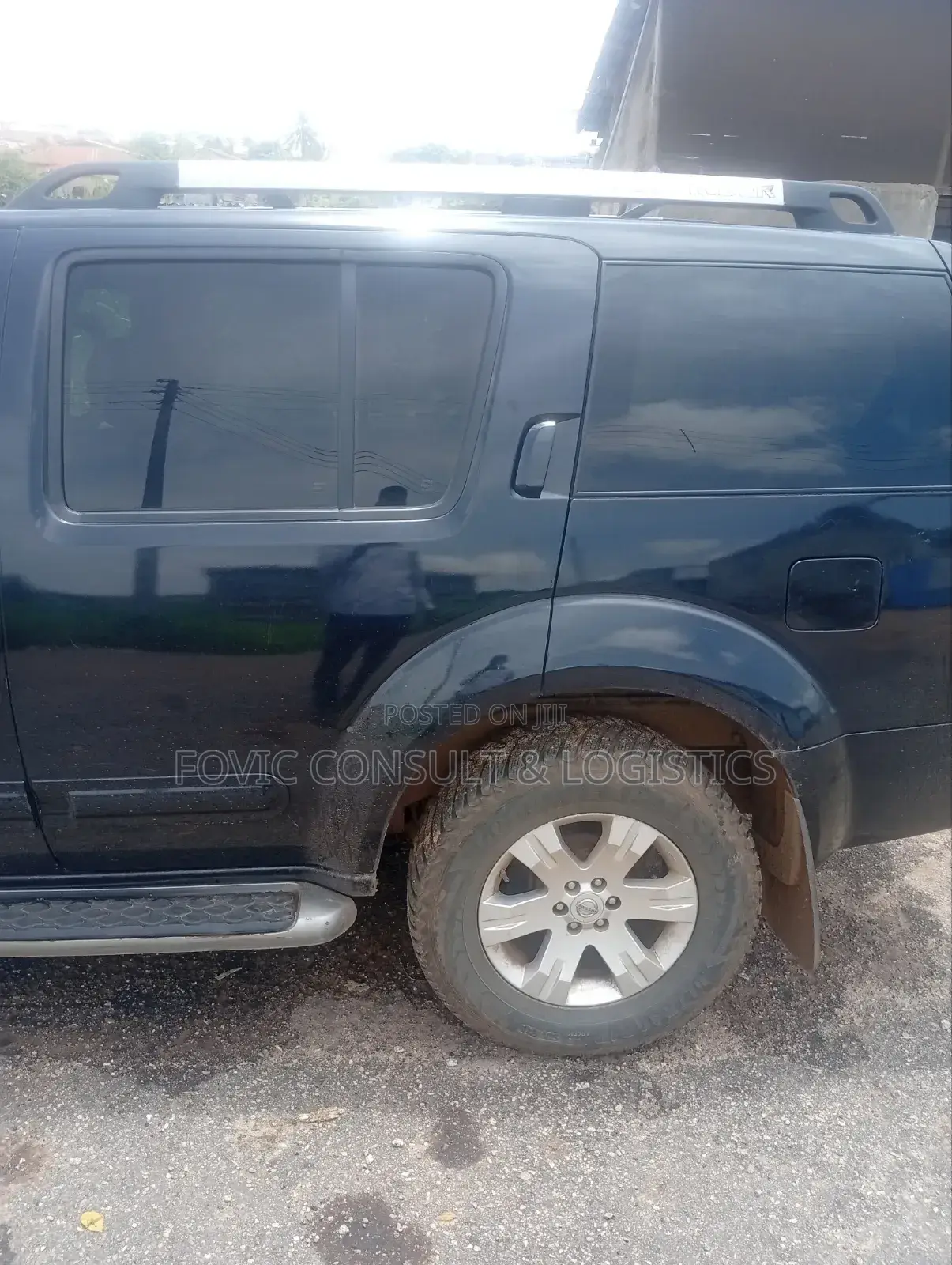 Nissan Pathfinder SE 4x4 2005 Black