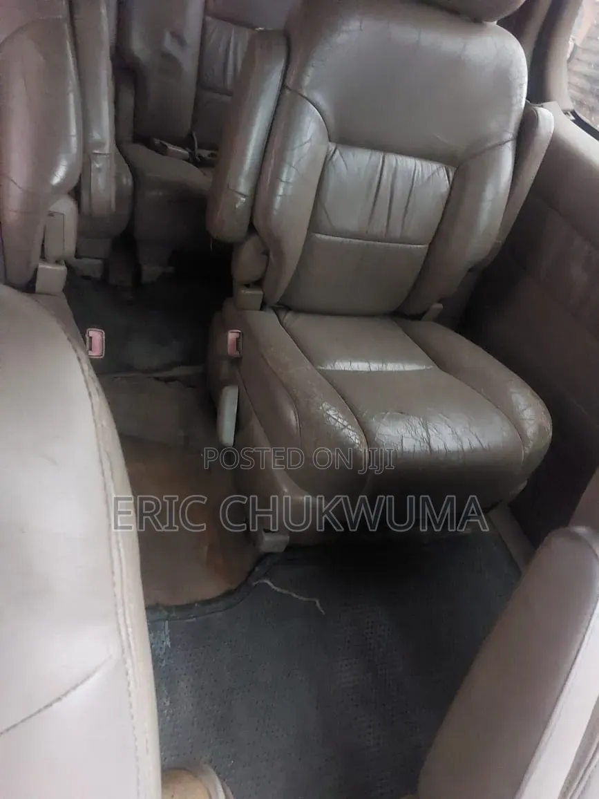 Toyota Sienna LE 2002 Gold