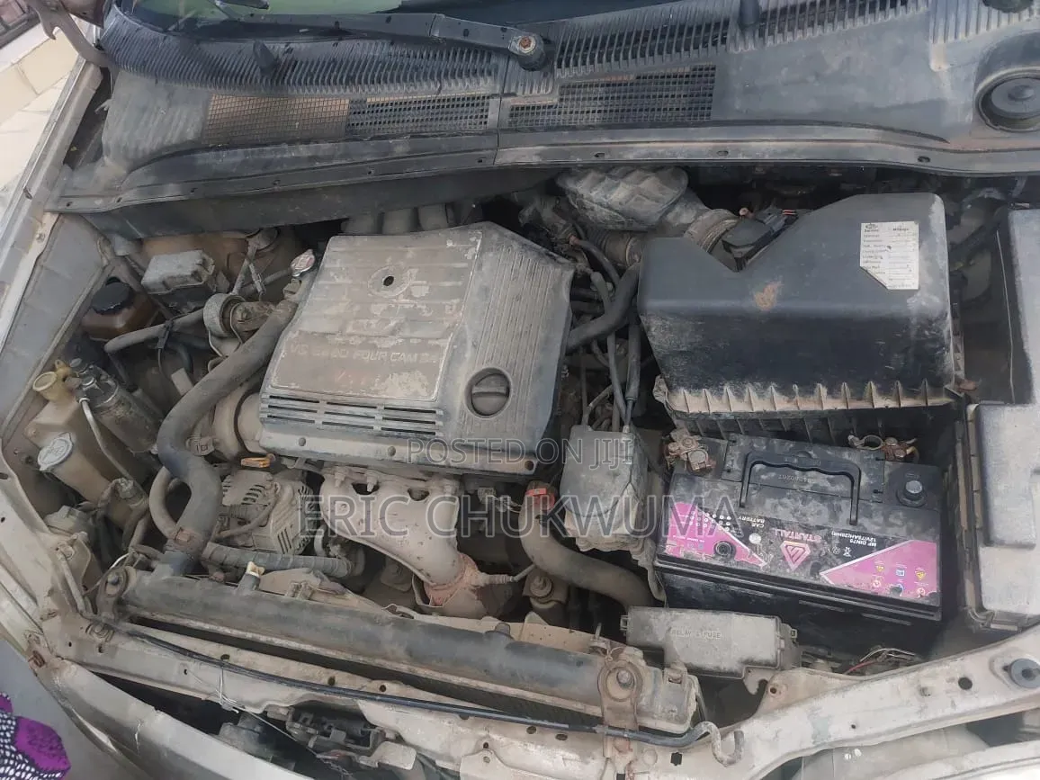 Toyota Sienna LE 2002 Gold