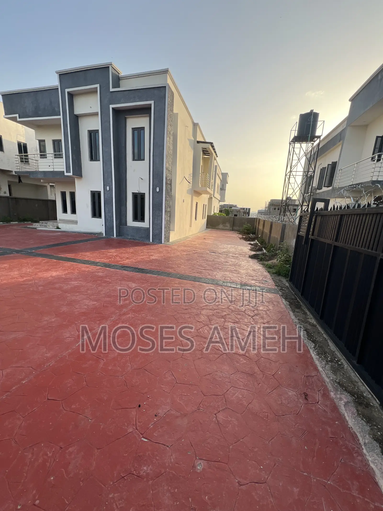 5bdrm Duplex in Karsana for sale