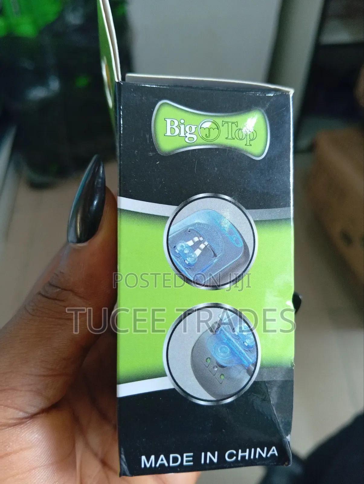 Big Top Universal Desktop Charger