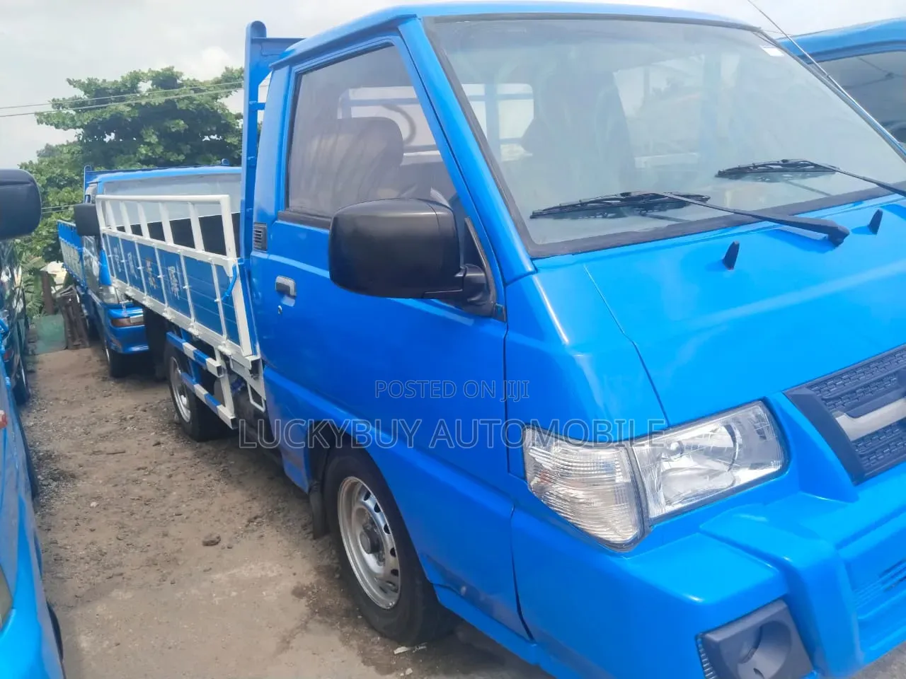 Mitsubishi Delica 2014 Blue