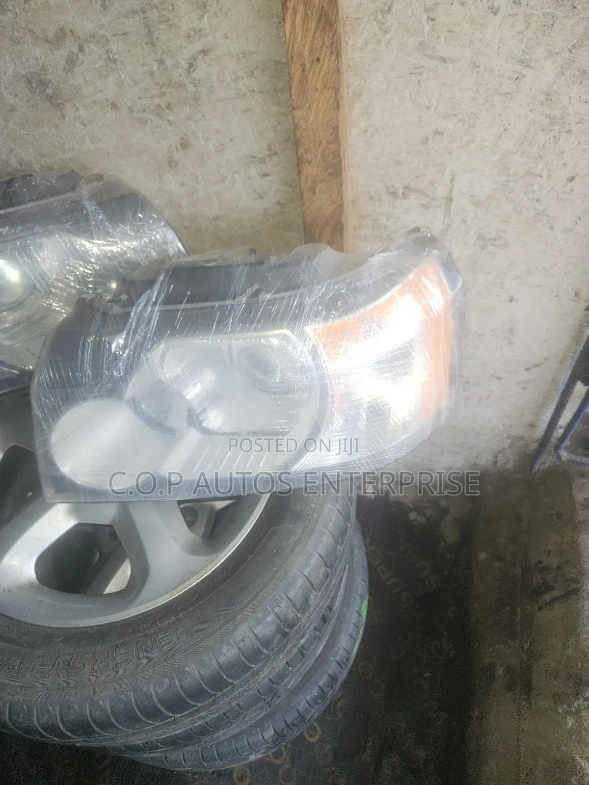 Headlamp (Charger Bulbs) for Land Rover Lr2, Freelander 2. 2007 - 2013
