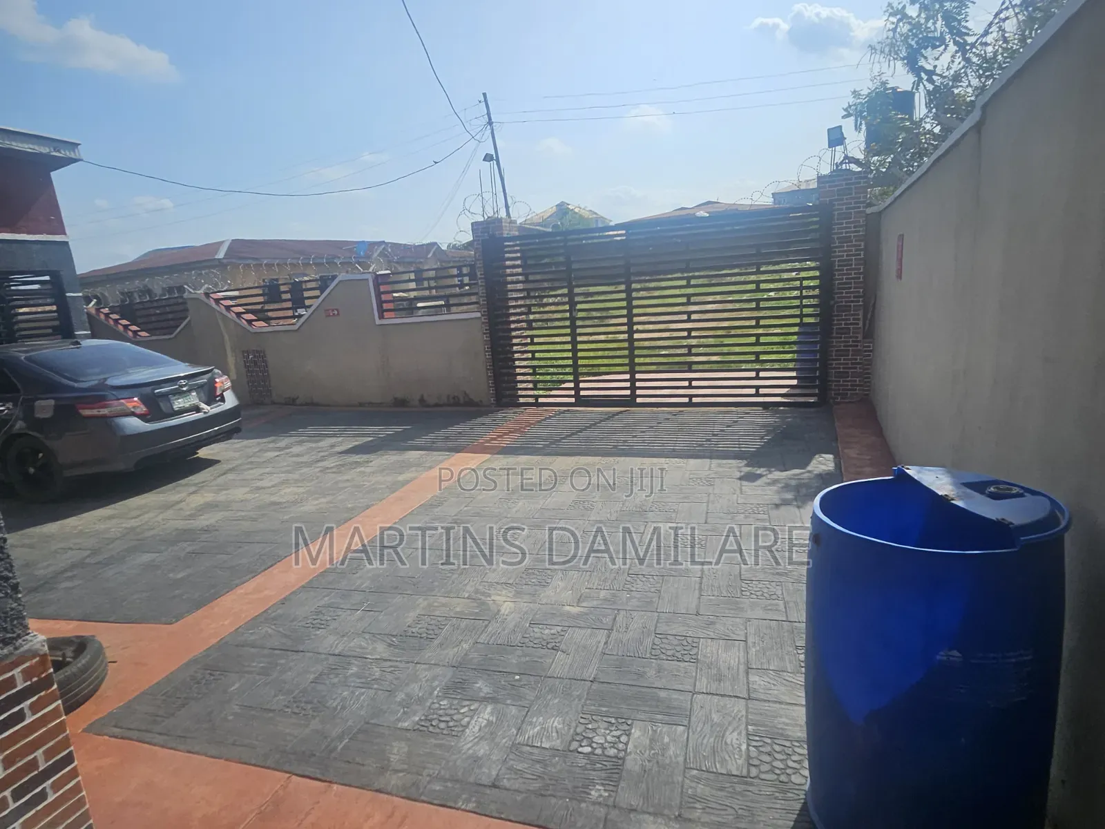 6bdrm Apartment in Ibadan for sale