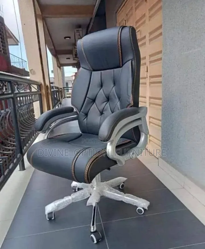 Office Chair With Tables