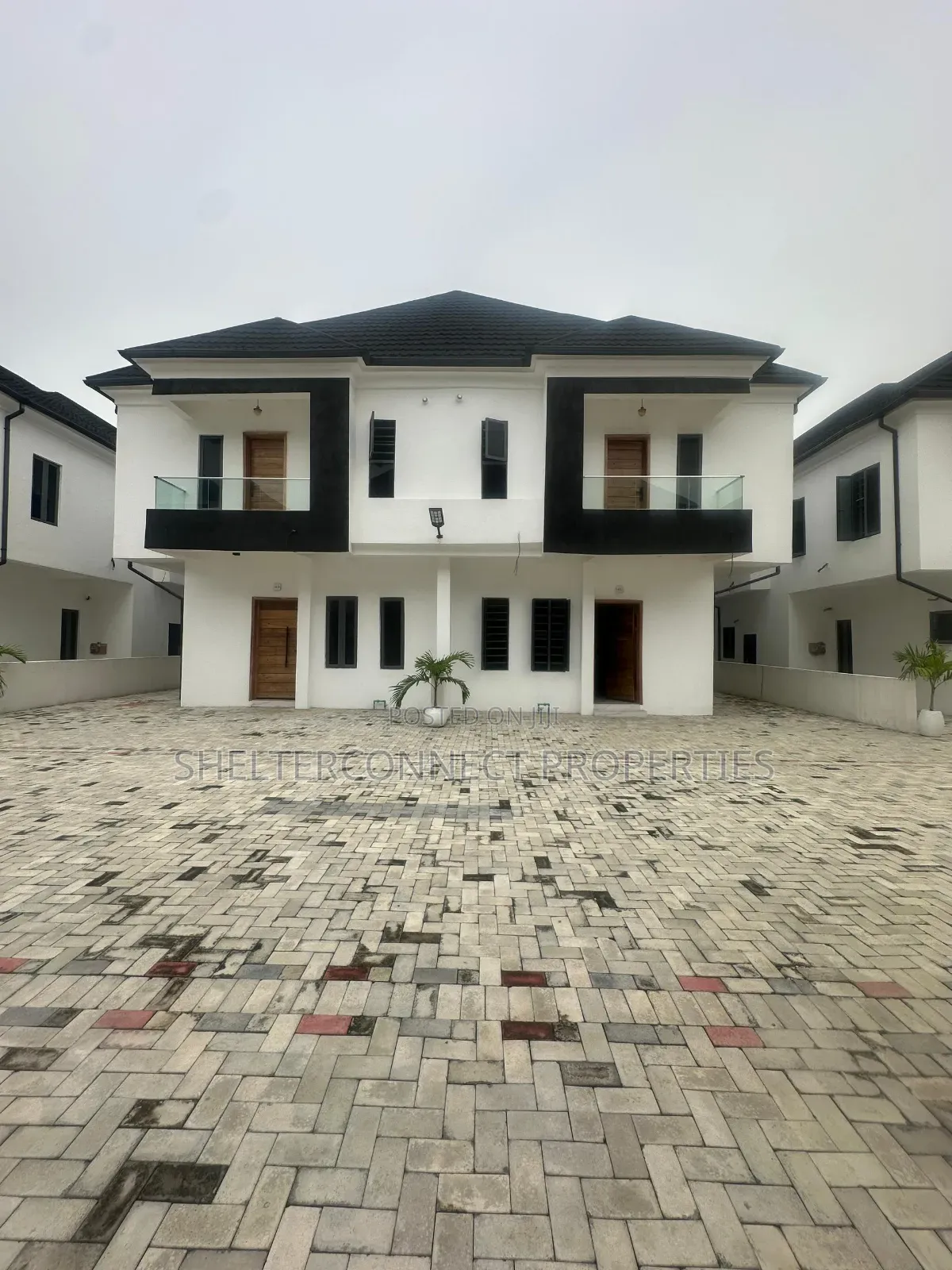 4bdrm Duplex in Lekki Expressway for sale