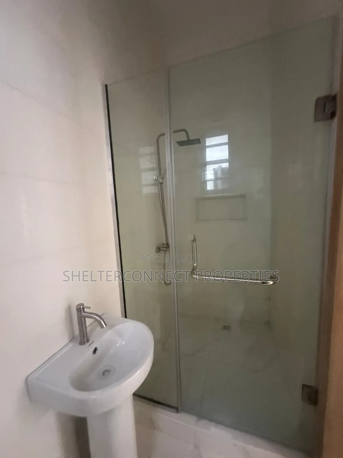 4bdrm Duplex in Lekki Expressway for sale