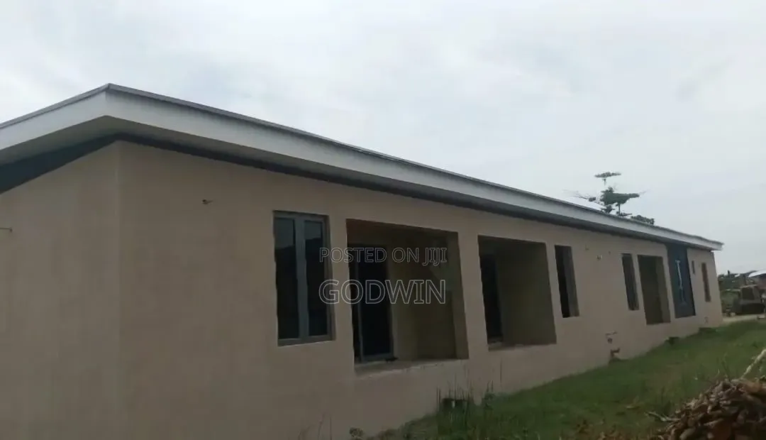 3bdrm Bungalow in Many Estate, Agric for sale
