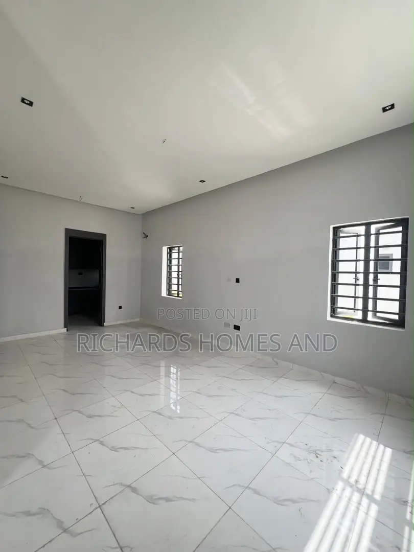 2bdrm Bungalow in Ajiwe for rent