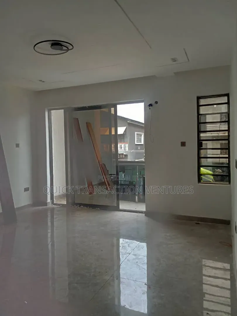 4bdrm Duplex in Onike for sale