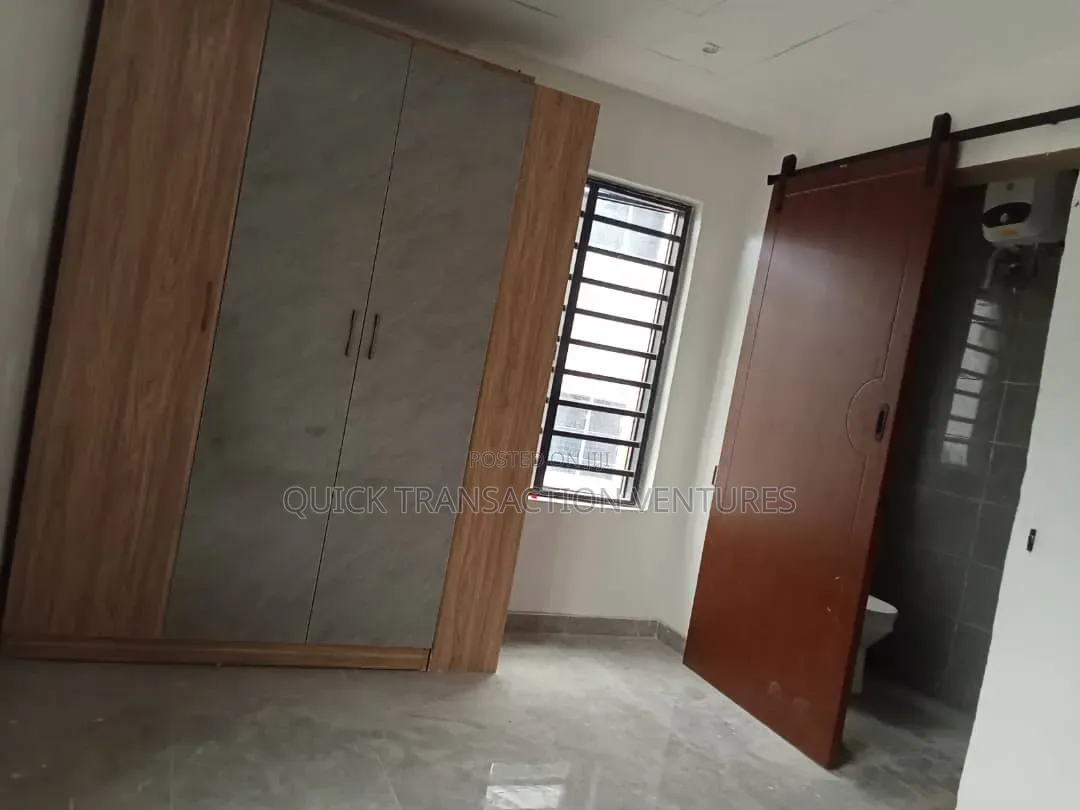 4bdrm Duplex in Onike for sale