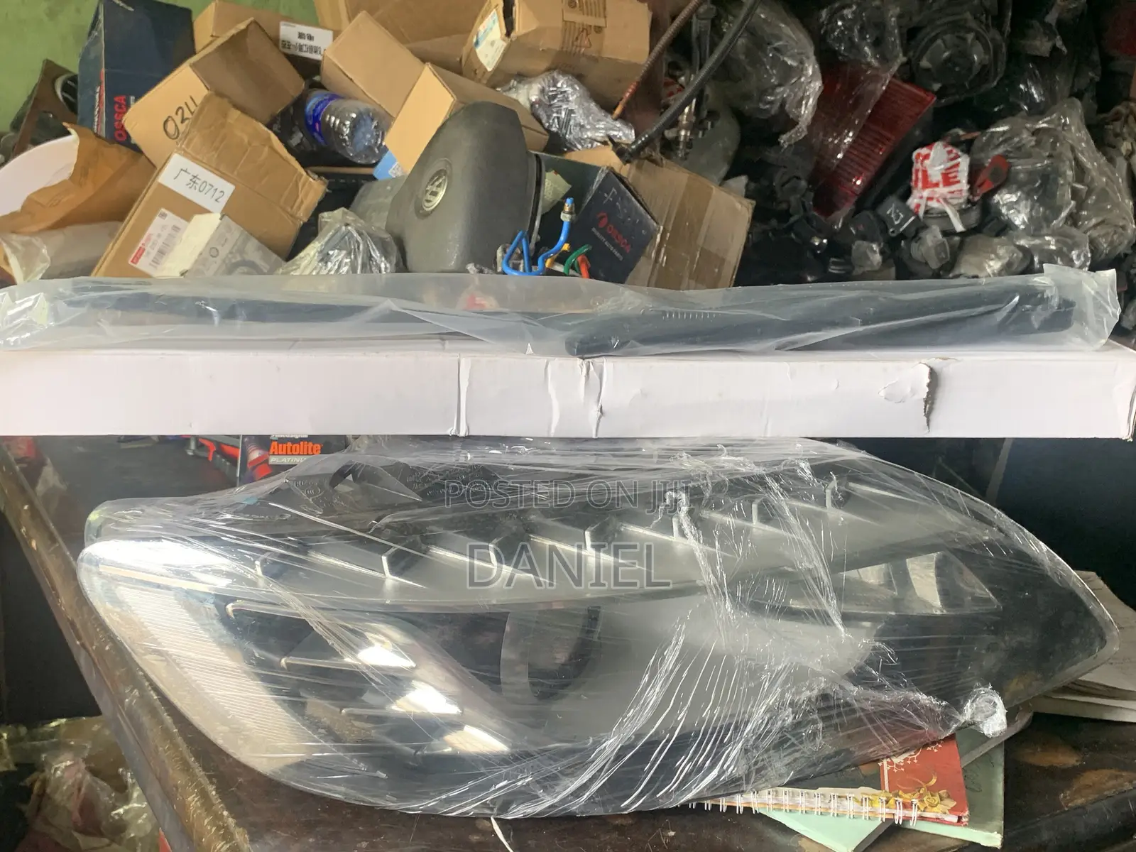 Audi Q7 Headlight