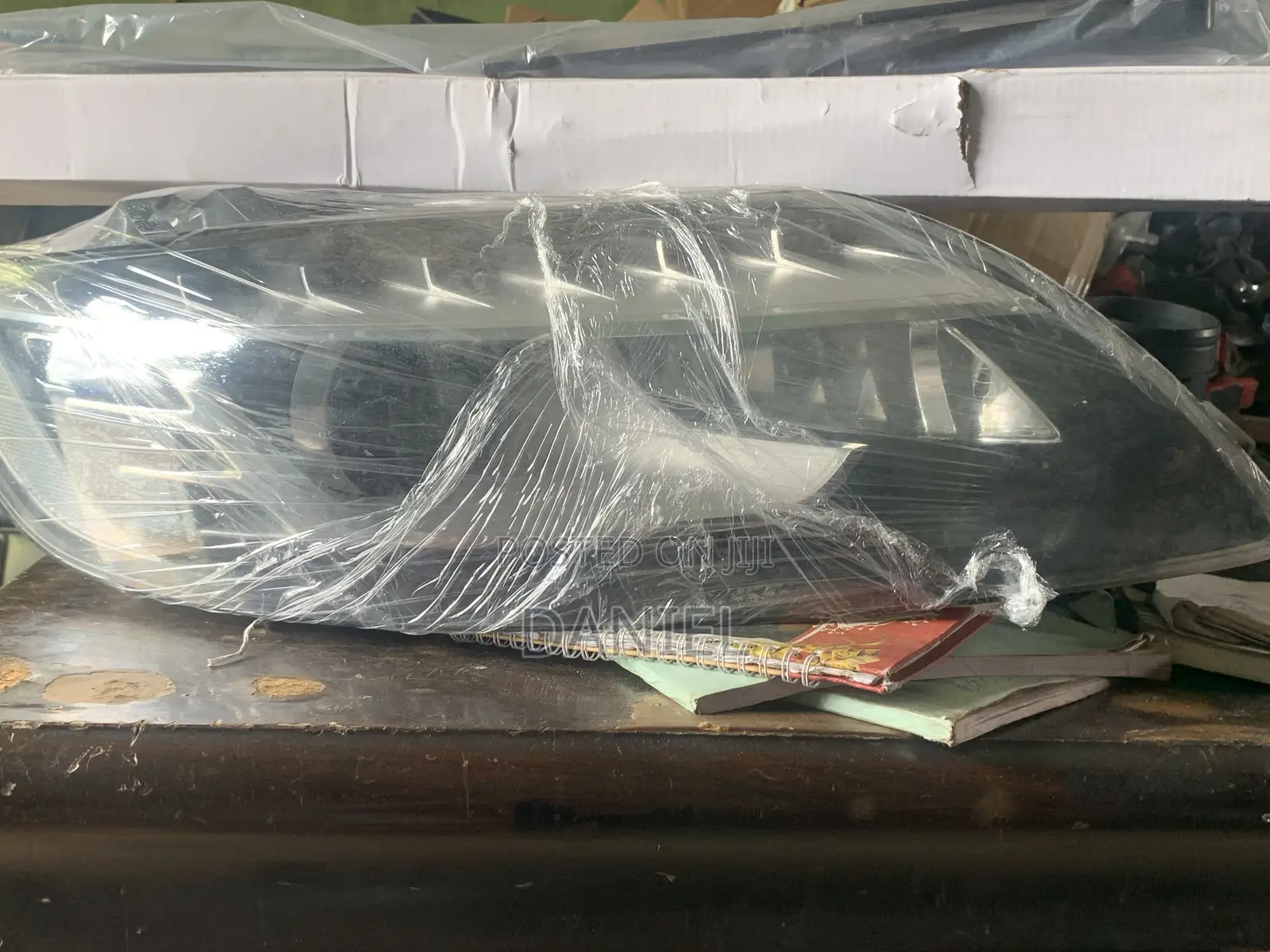 Audi Q7 Headlight