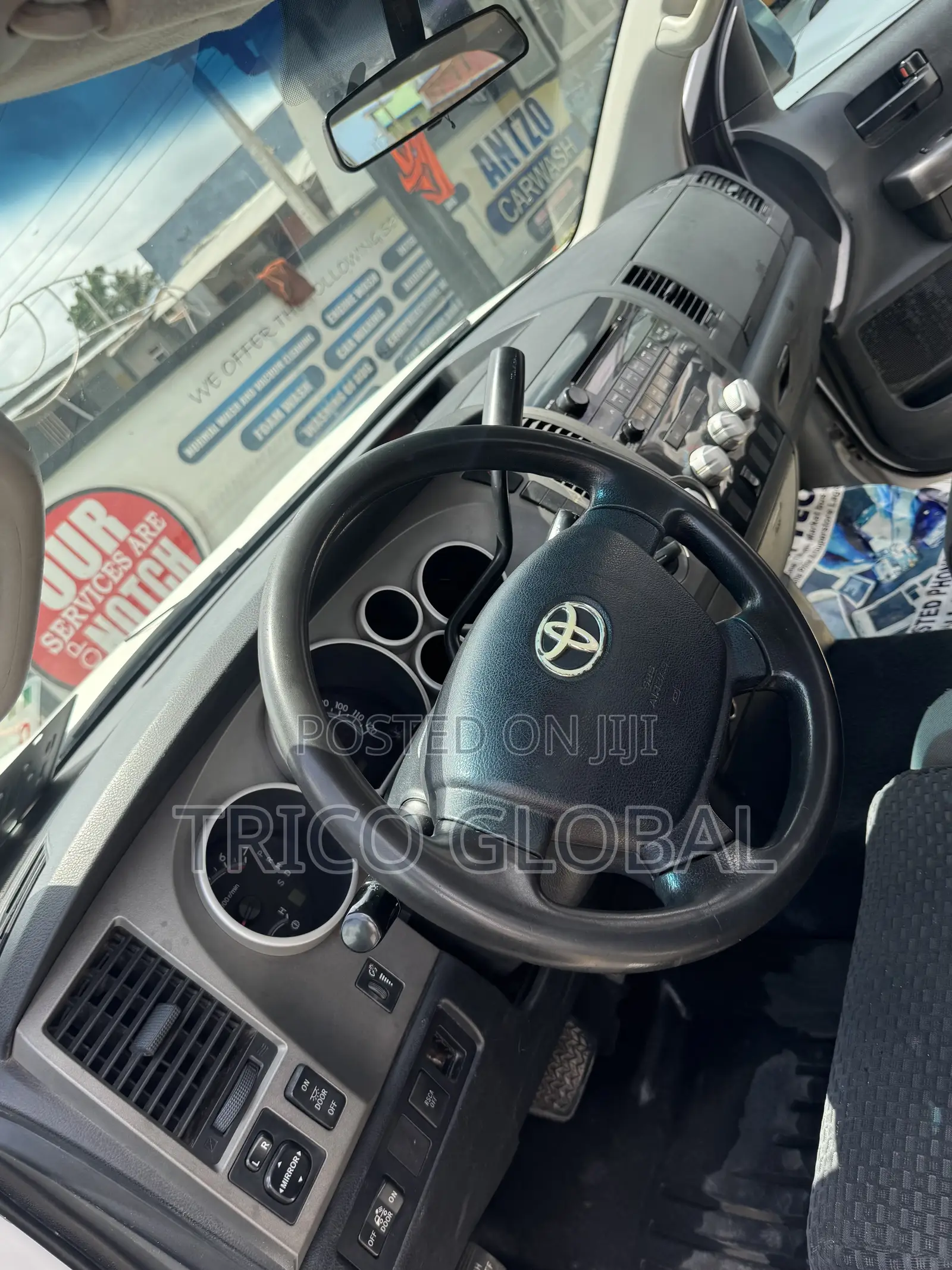 Toyota Tundra 2010 White