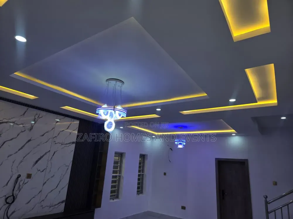 4bdrm Duplex in Gowon Estate, Egbeda for sale