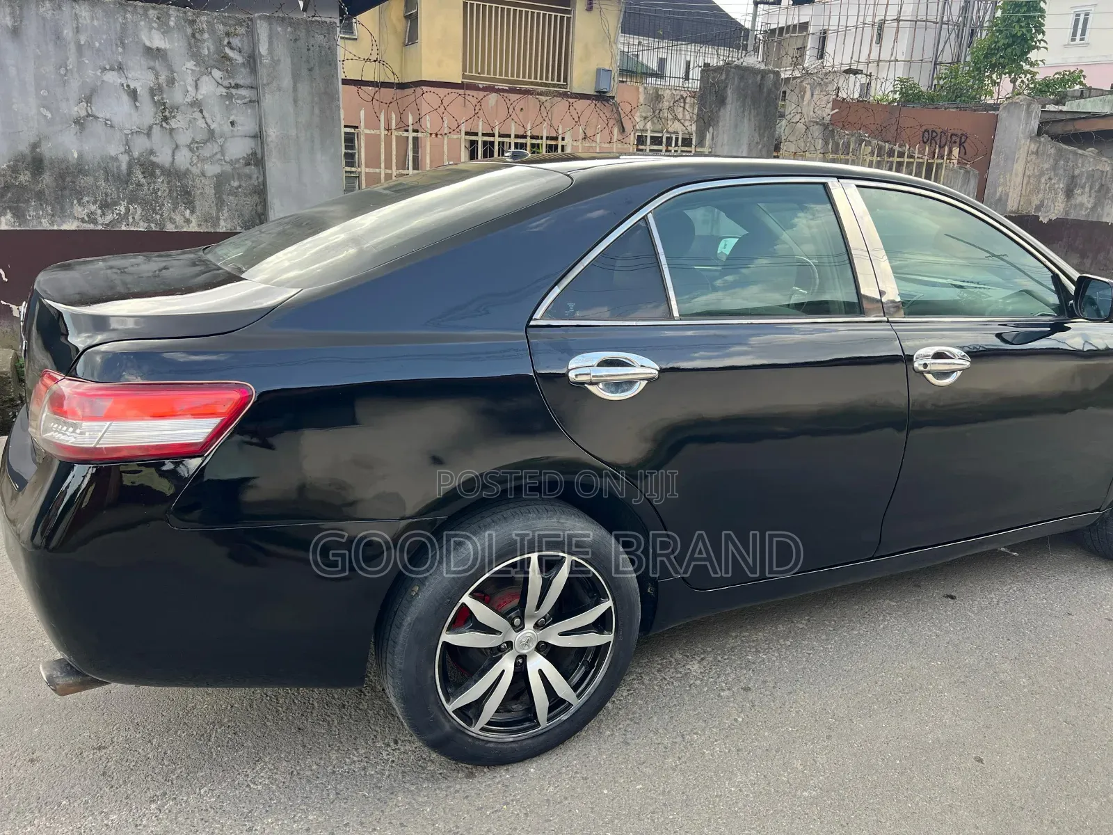Toyota Camry SE 4dr Sedan (2.5L 4cyl 6A) 2011 Matt Black