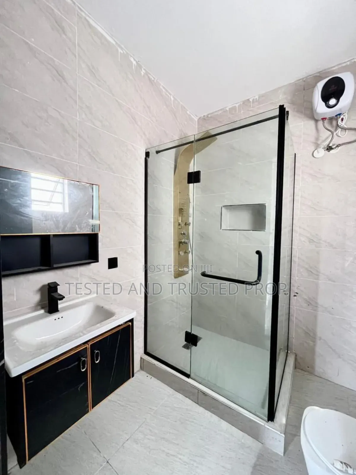 4bdrm Duplex in Orchid, Chevron for sale