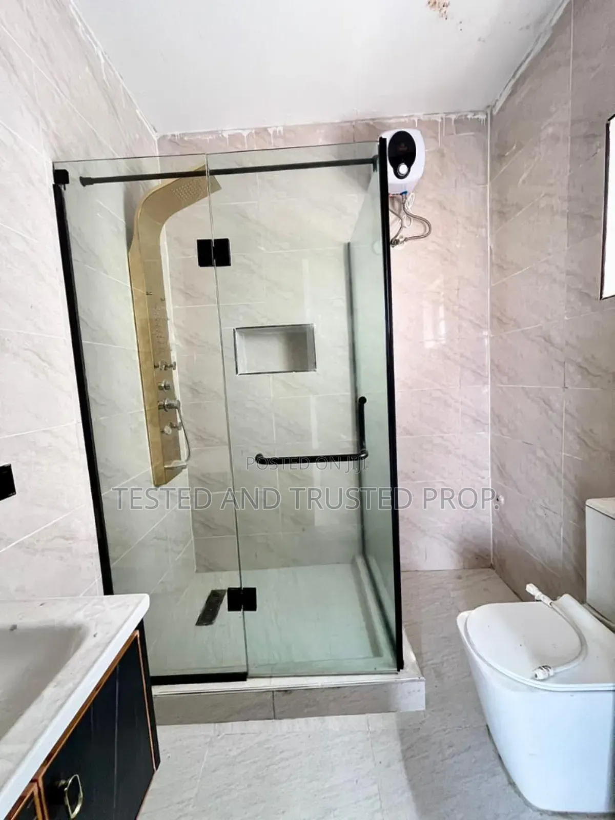 4bdrm Duplex in Orchid, Chevron for sale