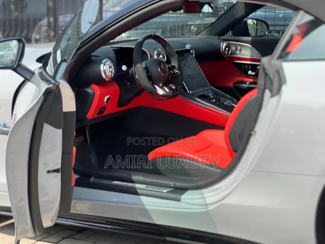 New Mercedes-Benz SL-Class AMG SL 63 AWD 2025