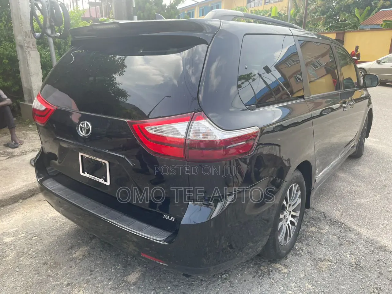 Toyota Sienna XLE AWD (3.5L 6cyl 8A) 2018 Black