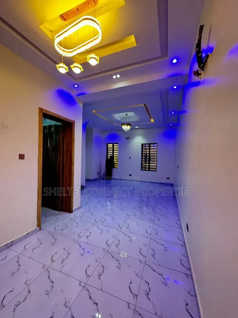 4bdrm Duplex in Papa Ajao / Mushin for sale
