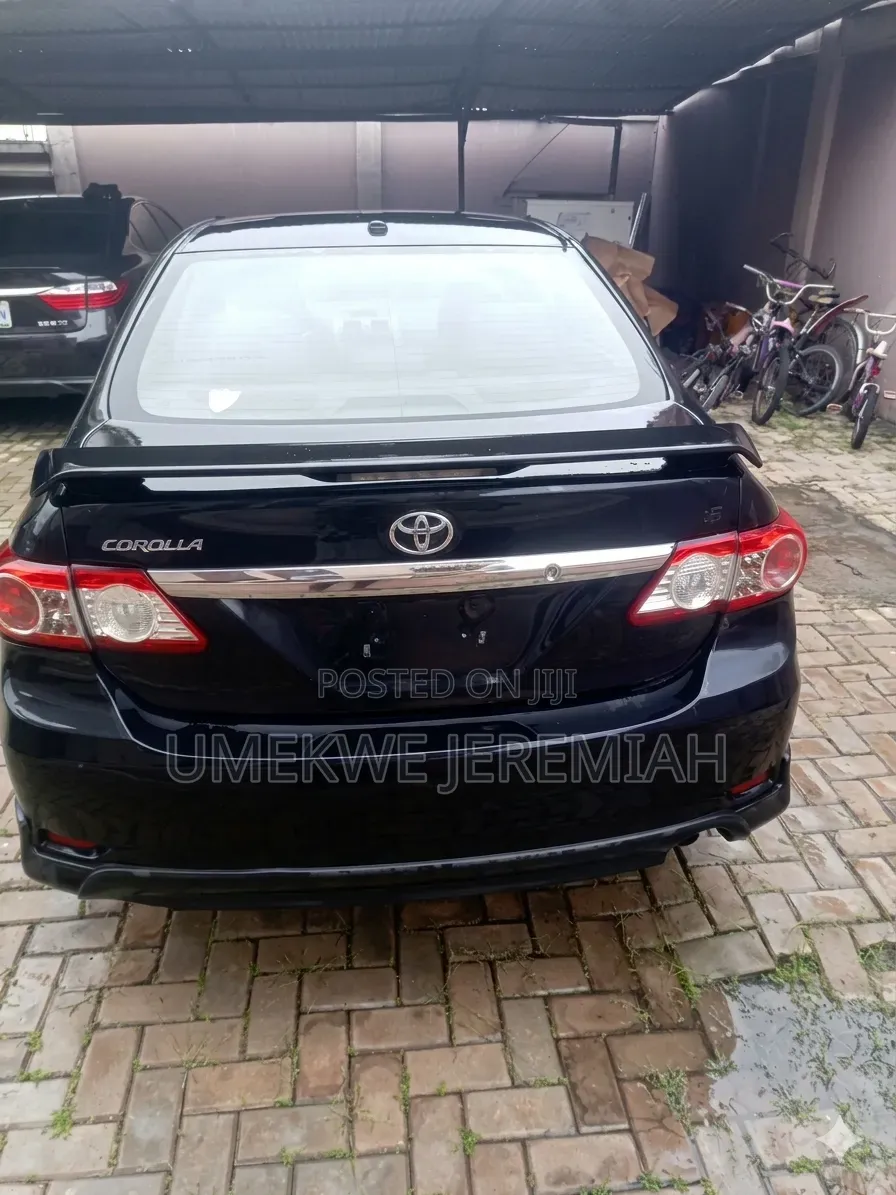 Toyota Corolla 2012 Black