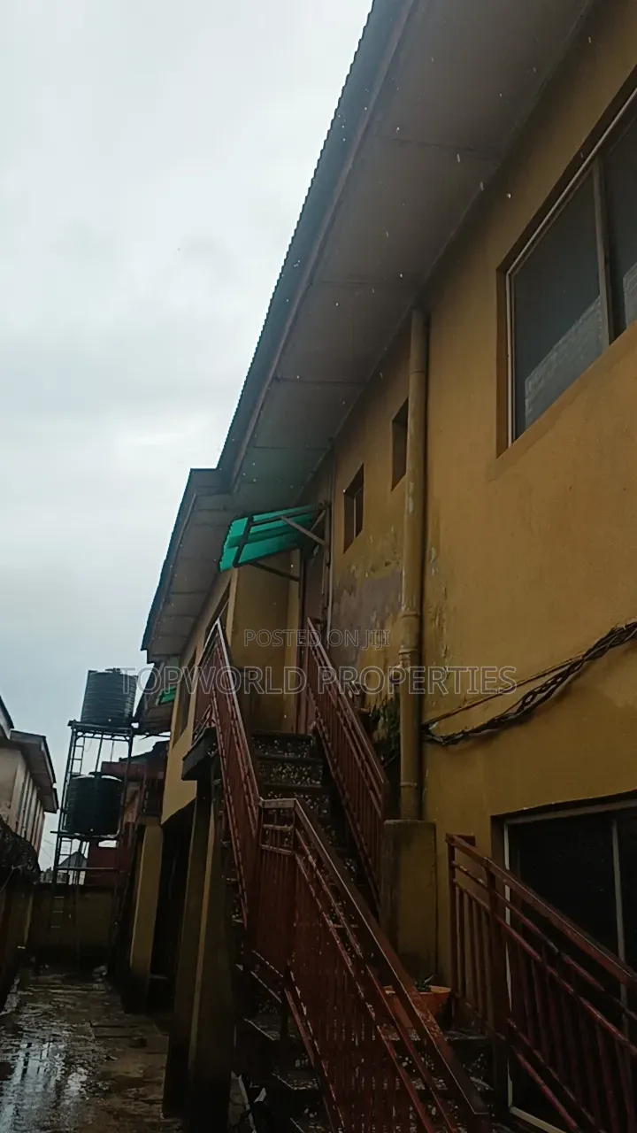 3bdrm Block of Flats in Jonathan Coker, for sale