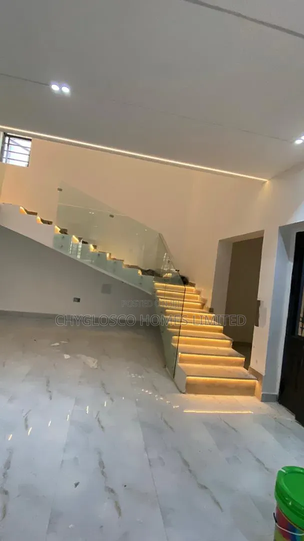 4bdrm Duplex in Rukpokwu for sale