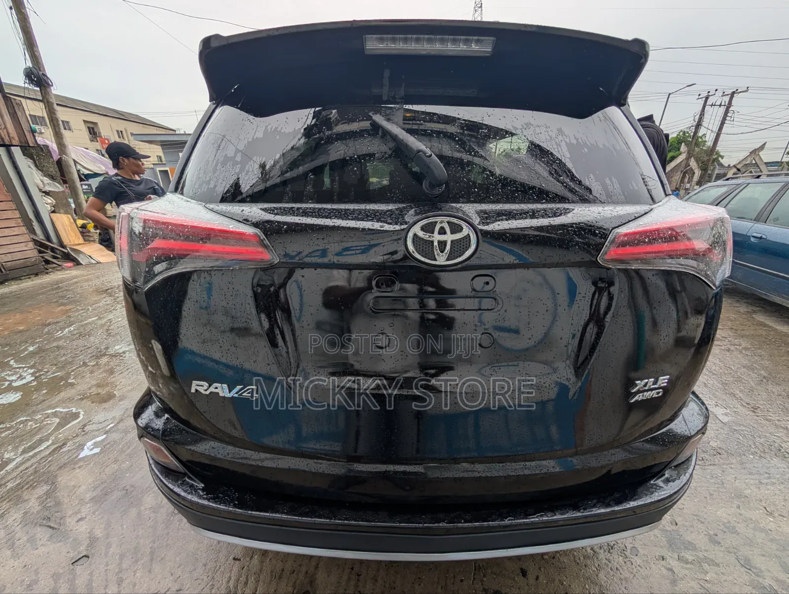 Toyota RAV4 XLE 4dr SUV AWD (2.5L 4cyl 6A) 2018 Black